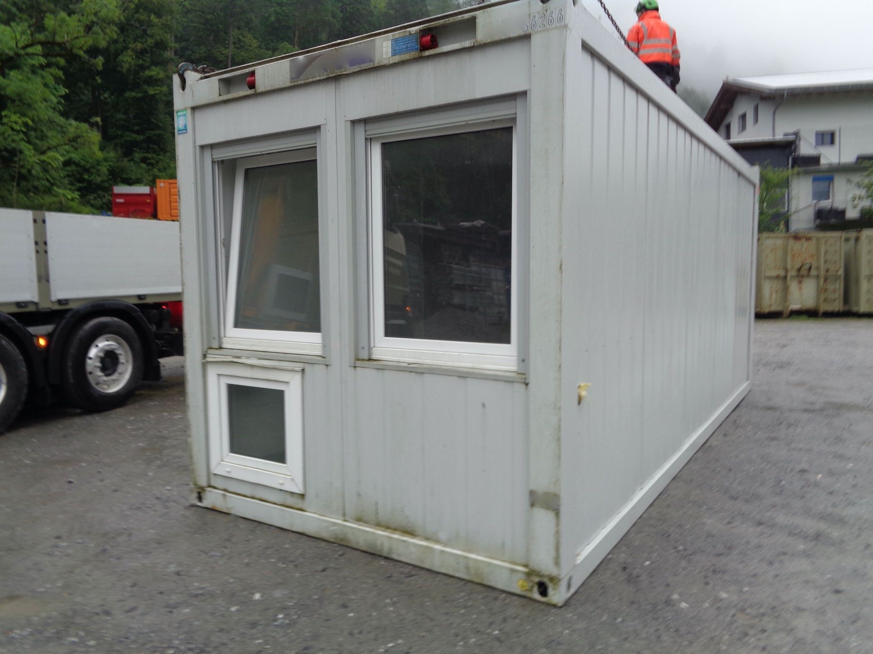 Contenitori edile: Container, isoliert,  ca. 6 x 2.5 m – Usato da Alpnach Dorf venduto da vieuxhenri