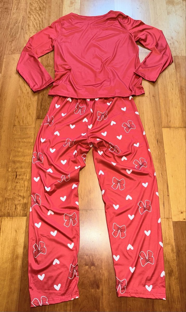 Negligees & Pyjamas: Pyjama NEU – Neu und originalverpackt aus Malters von EnairaNr1 4