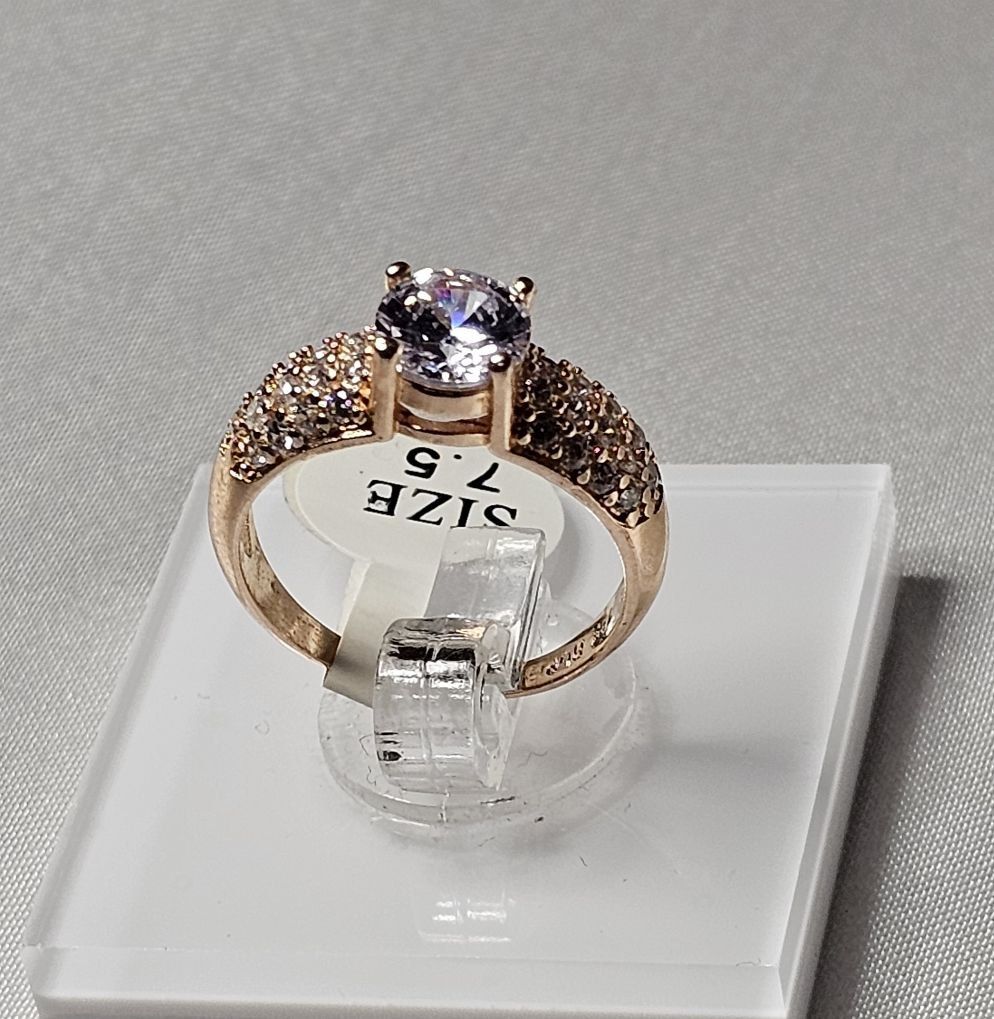 Anelli: Vergoldeter Ring mit weissem Zirkonia, Gr. 7.5 – Nuovo (secondo la descrizione) da Grenchen venduto da dar_6d52 1