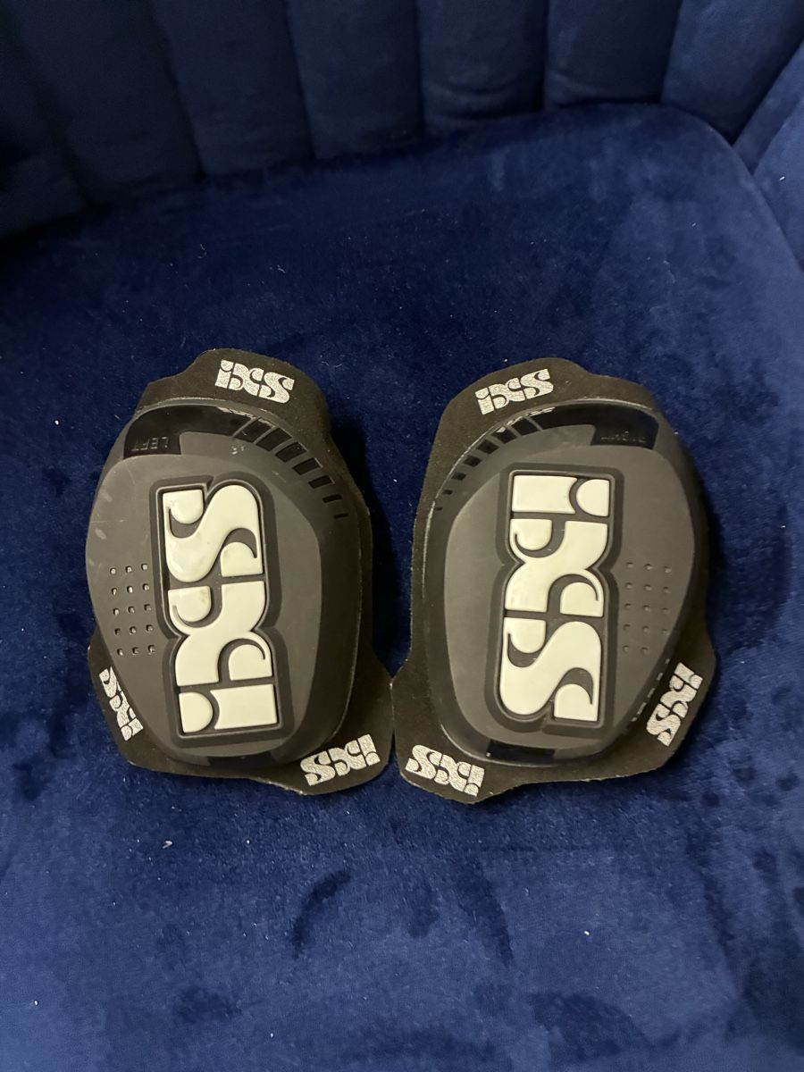 IXS Protezioni & Imbottiture: Knieschoner iXS schwarz – Nuovo (secondo la descrizione) da Holziken venduto da dar_v66p