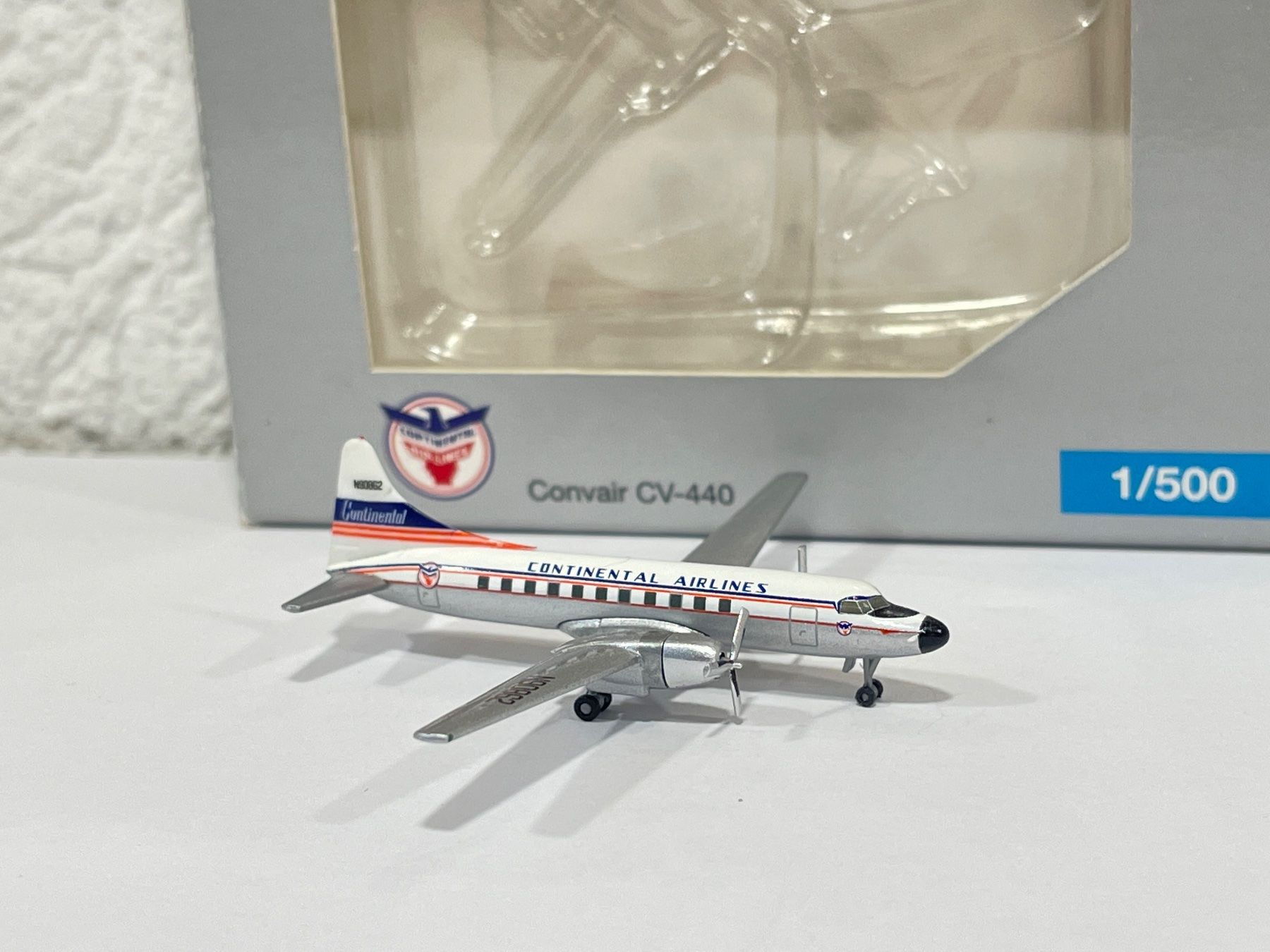 Herpa Modellbausätze & Standmodelle: Herpa Wings 517843 Continental Airlines  Convair CV-440 – Neu (gemäss Beschreibung) aus Wilderswil von Modellbahn-Shop-Moll 1