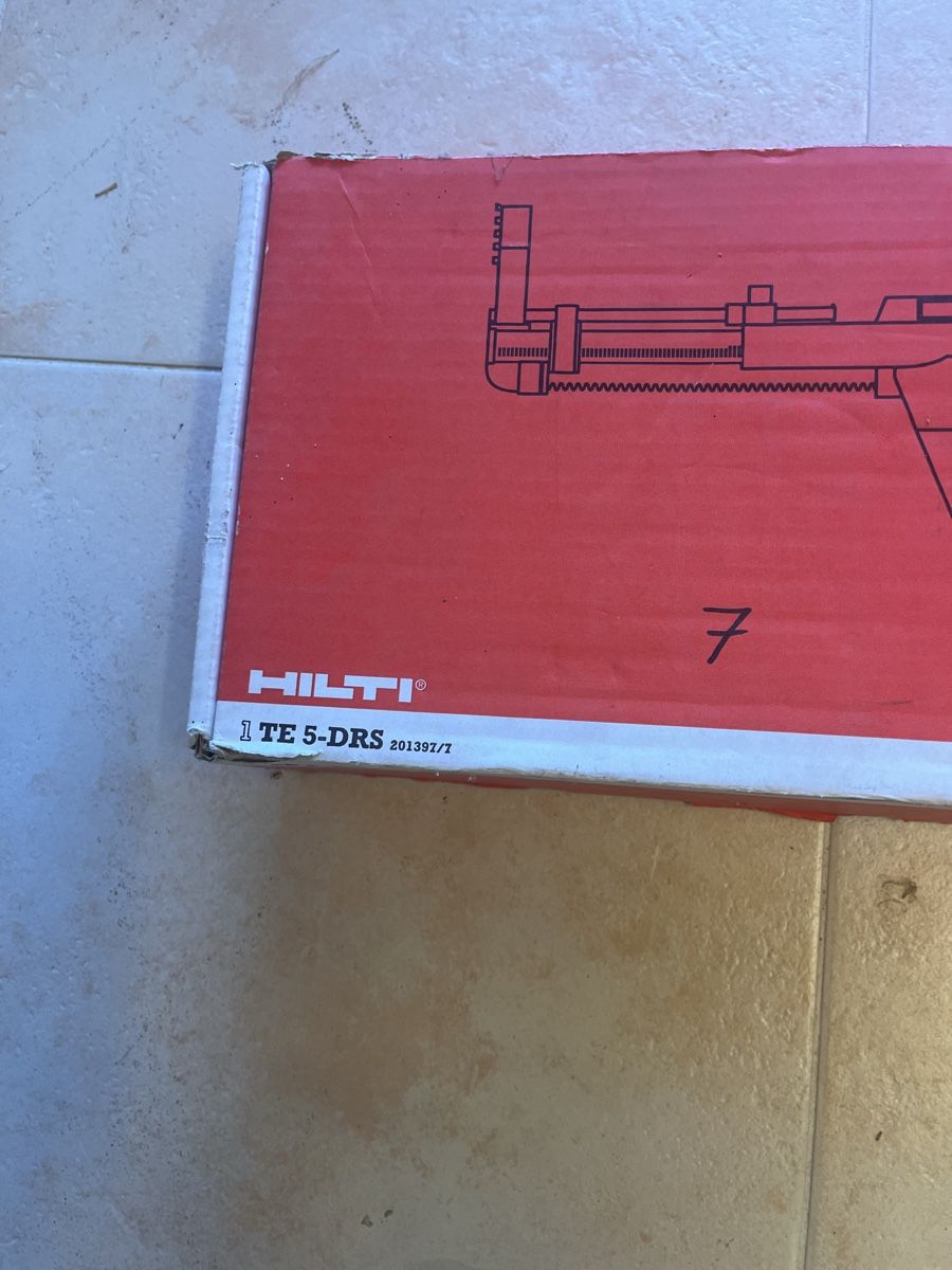 Hilti Bohrmaschinen: Hilti TE5 mit Staubsauger Aufsatz  – Gebraucht aus Neerach von fuz_8d7l 9