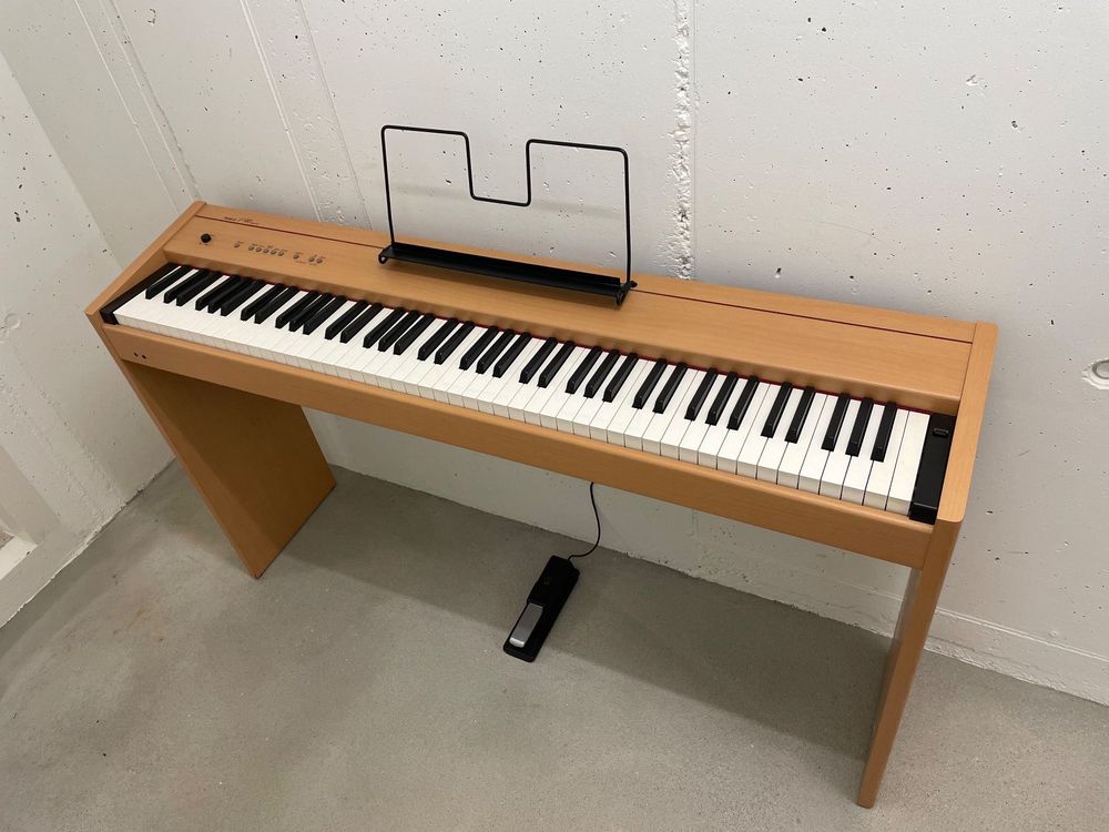 Roland f90 store digital piano