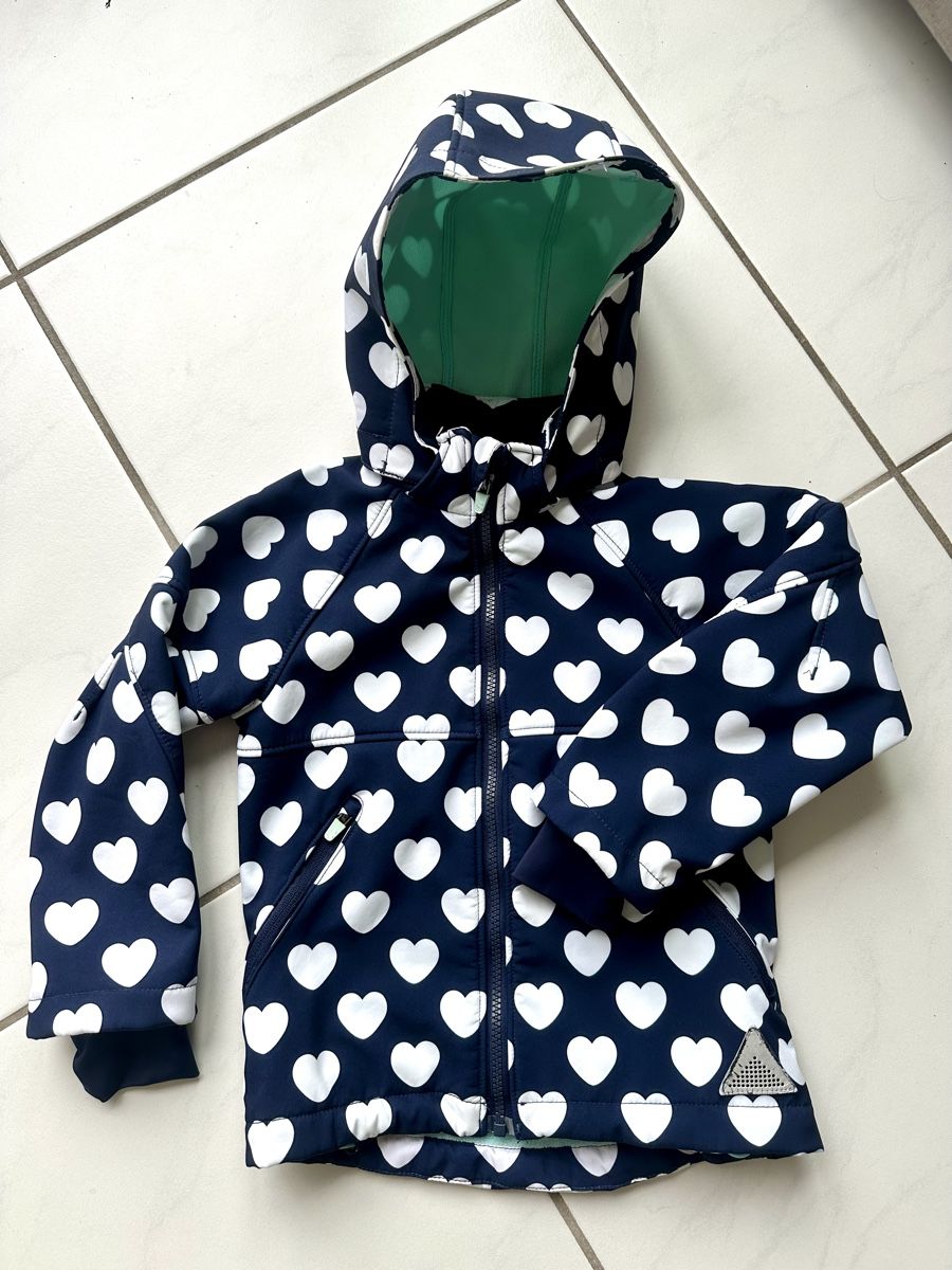 H&M Jacken & Mäntel: Softshell Jacke Gr.110 – Gebraucht aus Horgen von emi_rk59