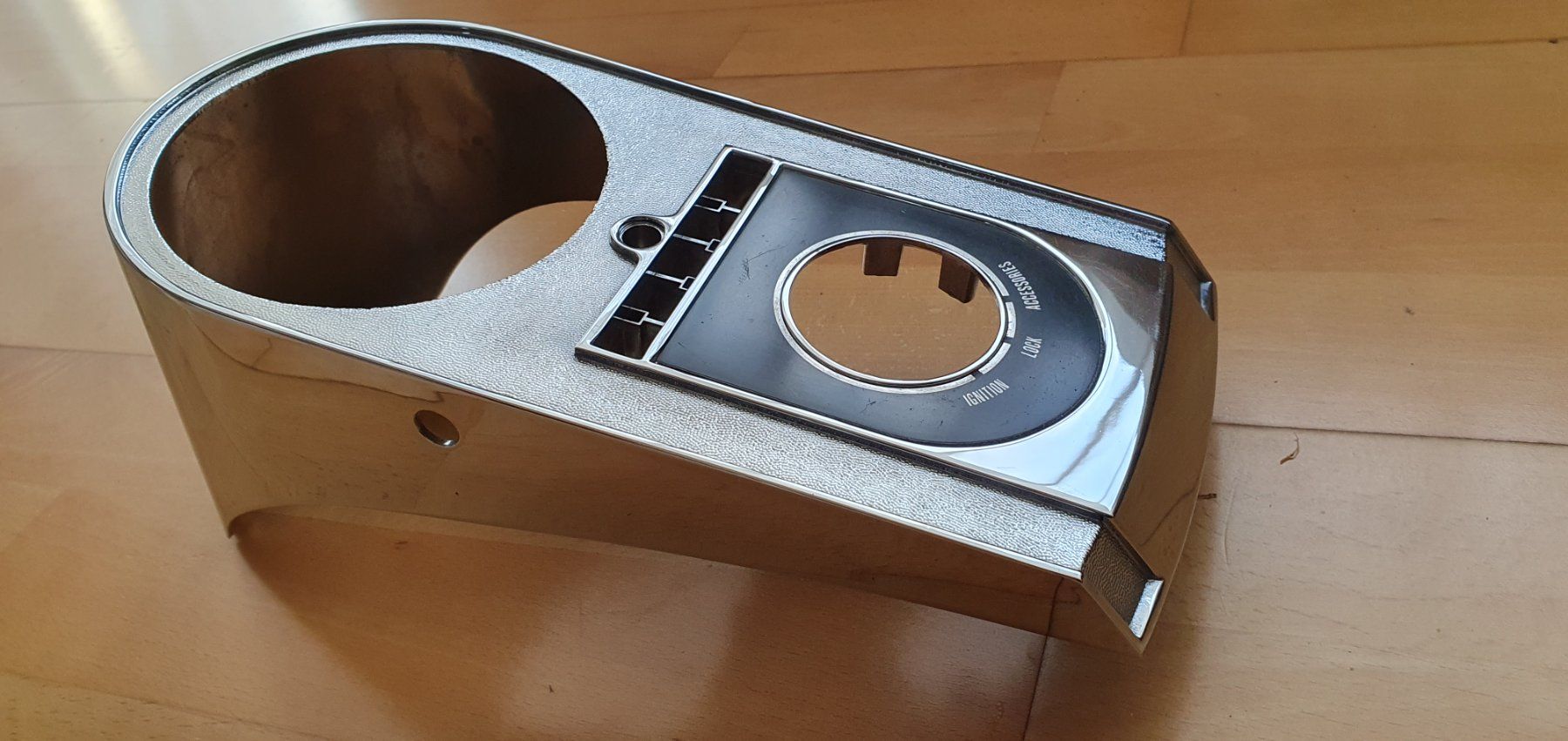 Harley-Davidson Tutti i ricambio per moto: Harley-Davidson Softail Dash Cover Chrome – Usato da Rothenburg venduto da Bleonhard