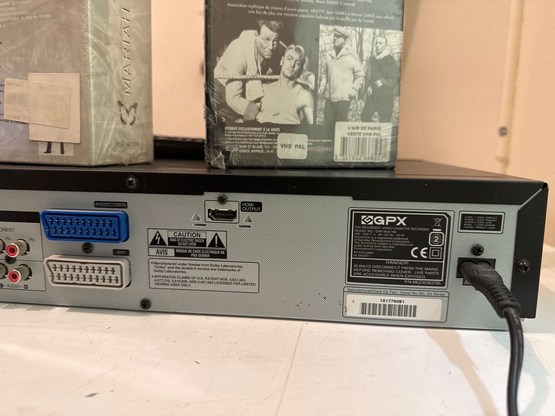 Registratori: Magnétoscope Combi HDMI VHS DVD REC – Usato da St imier venduto da sav_bjf9 3