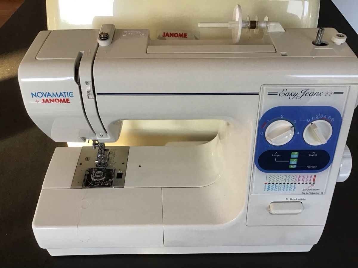 Macchine da cucire: Nähmaschine, – Usato da Adliswil venduto da ajr-39 1