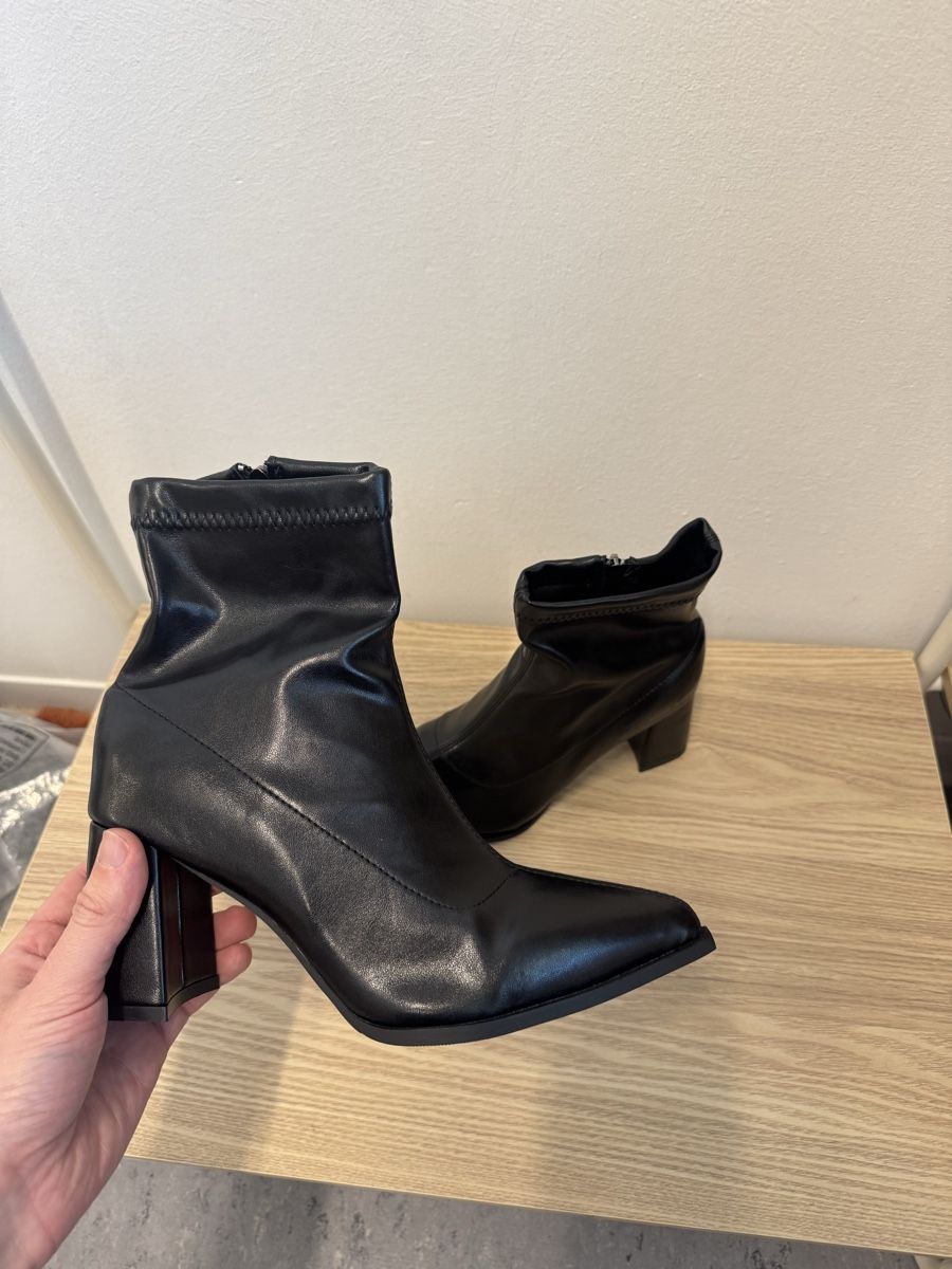 Damenschuhe: Damen High Heel Boots Schwarz Spitze Gr. 39 – Neu und originalverpackt aus Effretikon von rus_2l2p