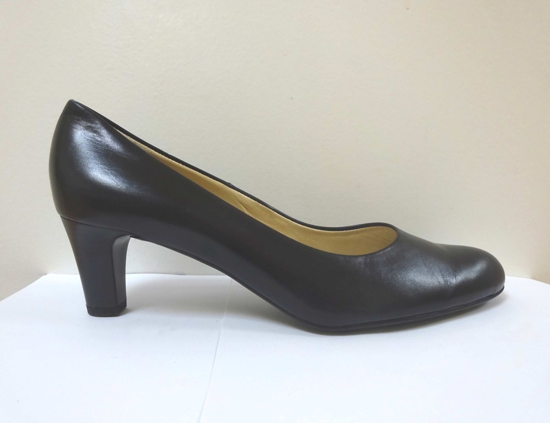Kaiser Scarpe da donna: Peter Kaiser - Pumps - Leder - schwarz - Grösse 38 – Usato da Zofingen venduto da Justizia_01