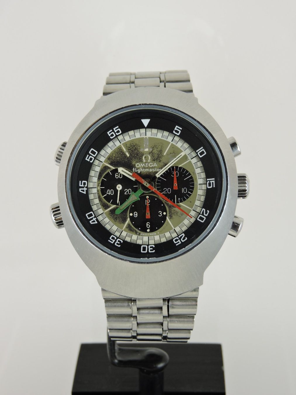 Omega Uhren: 1975 Omega Flightmaster 145.036 - Serviced cal. 911 – Gebraucht aus Bern von Vintage-Oyster