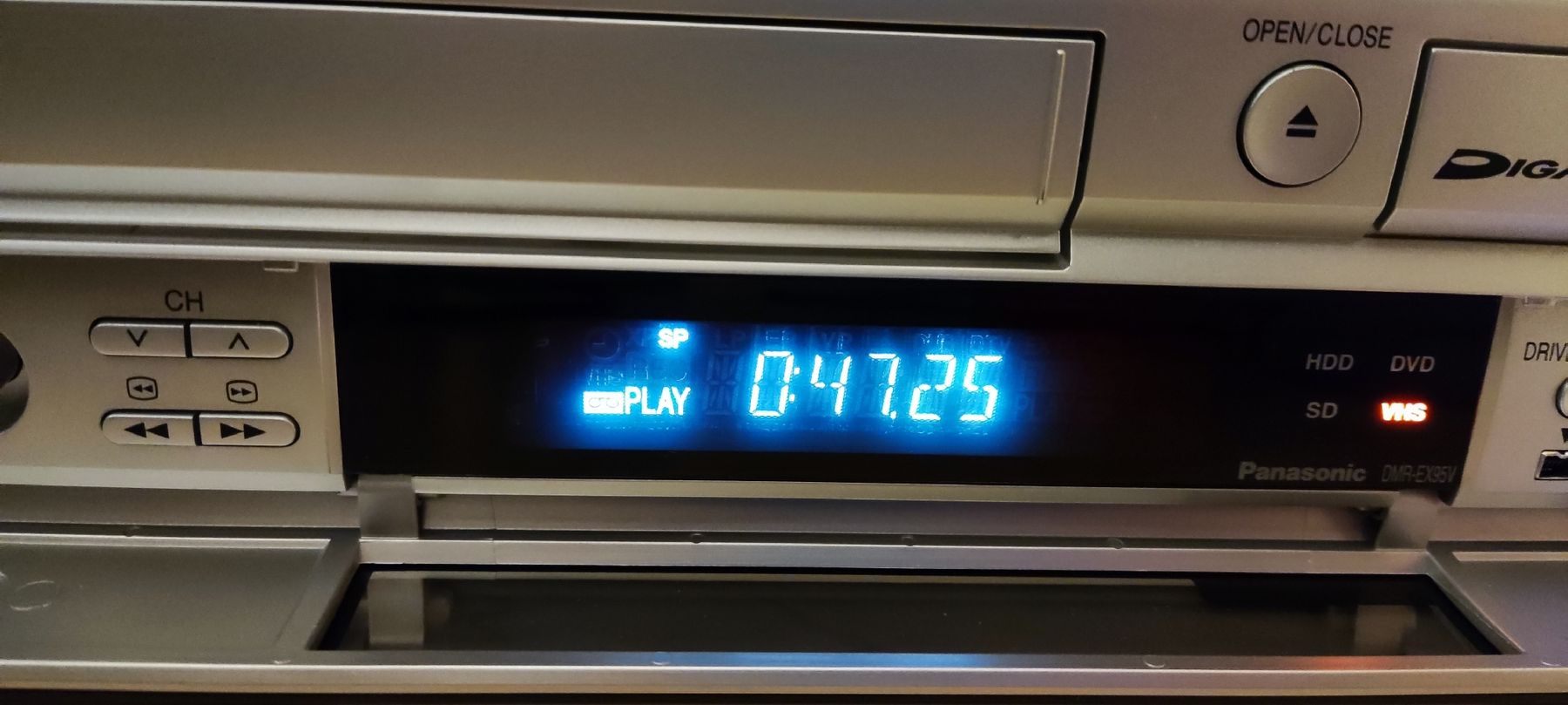 Panasonic Aufnahmegeräte: DMR-EX95V PANASONIC VHS HDD DVD Recorder  – Gebraucht aus Schongau von  9