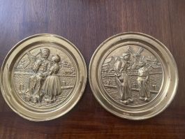 2 antike Messing Teller Wandteller Holland Motive Vintage