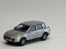 GB5- Herpa Porsche Cayenne silbermetalic