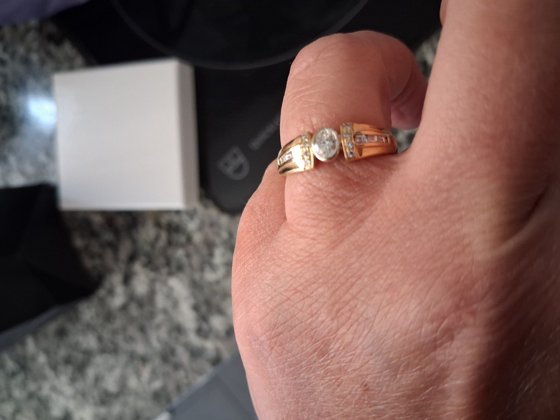 Ringe: Zeitloser Ring mit ovalem grossem Diamant 18K – Gebraucht aus Biel/Bienne von gabiname 4