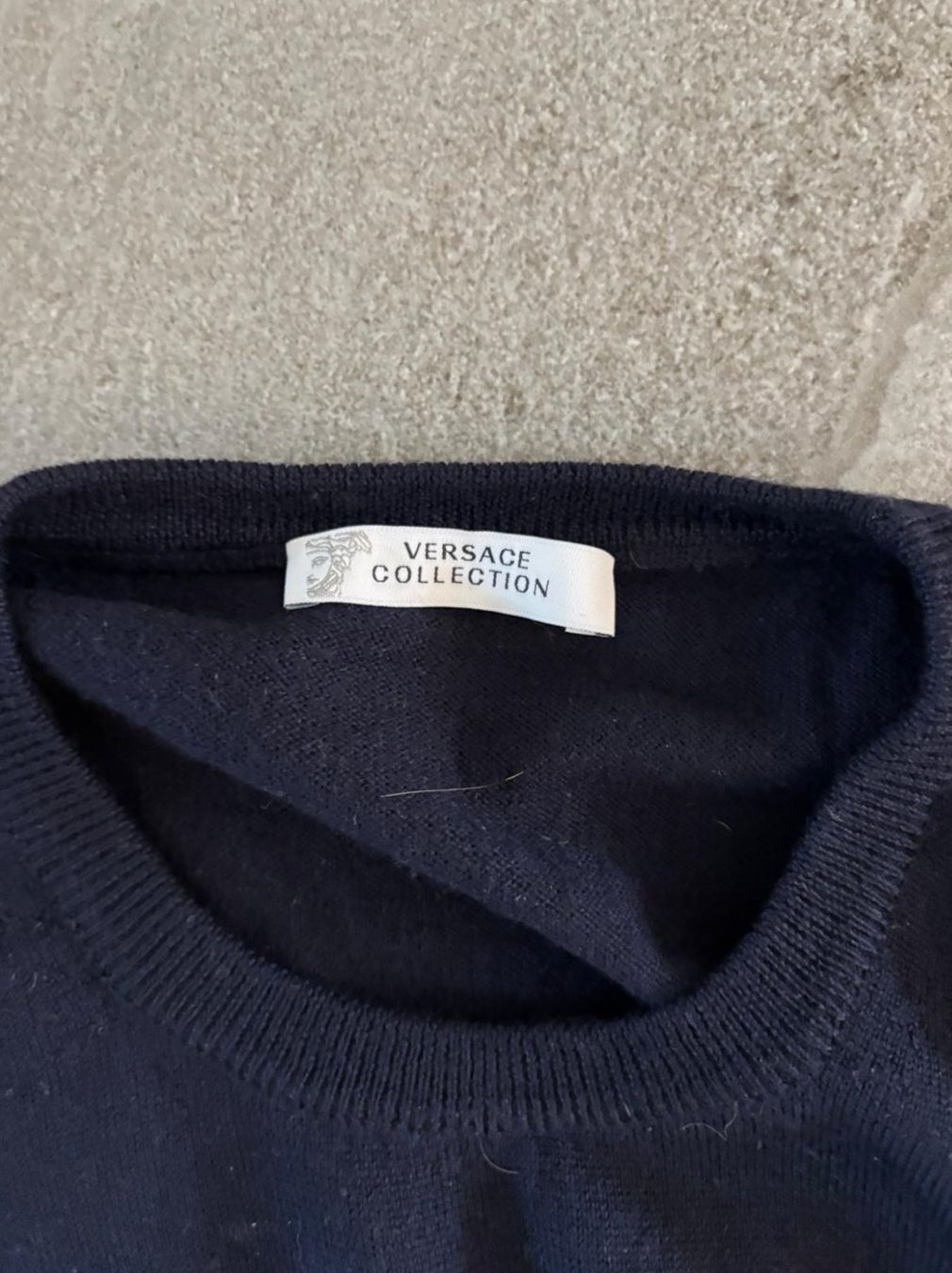 Versace Maglioni & Felpe: Versace Pullover Dunkelblau Grösse M – Usato da Männedorf venduto da jad_l7jg 1