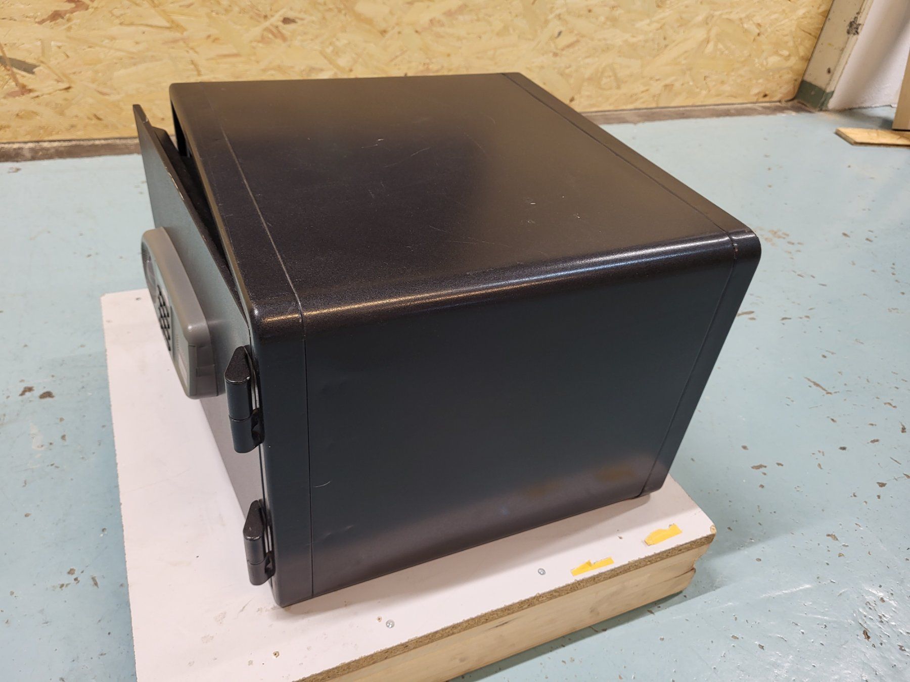 Tresor: Tresor mit Elektronikschloss – Gebraucht aus Brügg BE von POU-BELLE 6