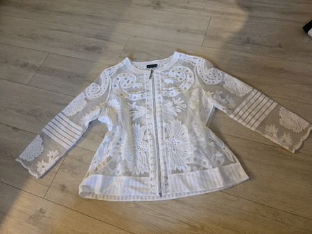 Canda Premium Jacke weiss bestickt Grösse 42 neuwertig