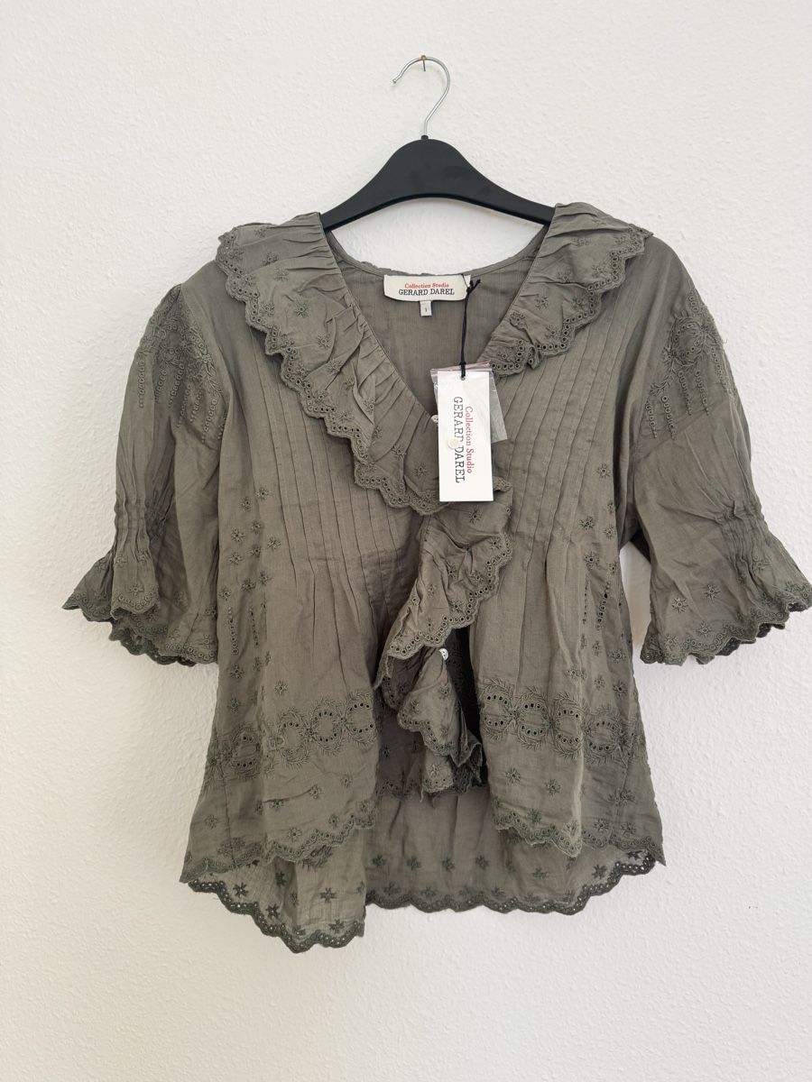 Sezane Top: Neu Gerard Darel Boho Designer Top Oliv  – Nuovo e nell'imballaggio originale da Zürich venduto da Swissair1234 6