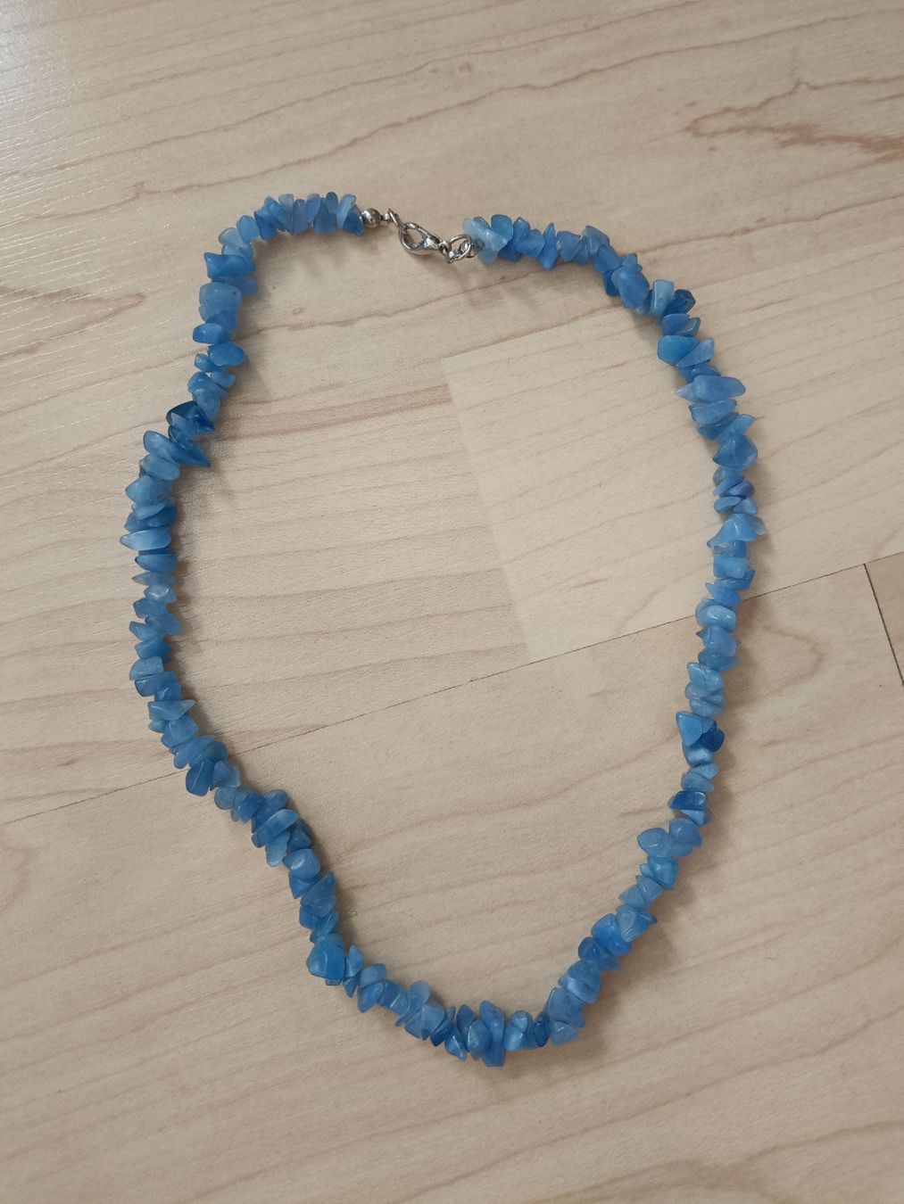 Catenine: Schöne Halskette mit blauen Edelsteinen – Usato da Adliswil venduto da Vimovi