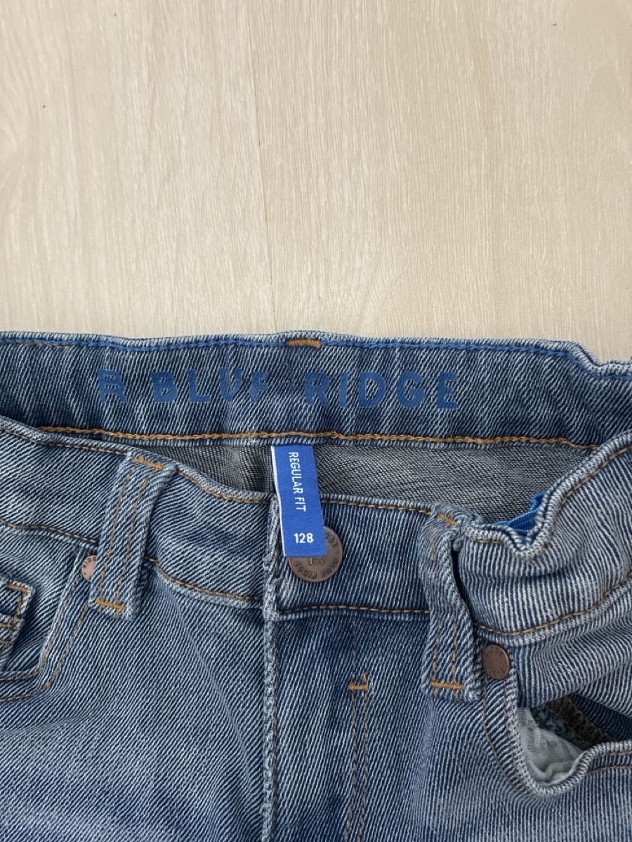 Pantaloni: Weiche Jeans Shorts Gr 128 – Usato da Jona venduto da Brigitte84 1