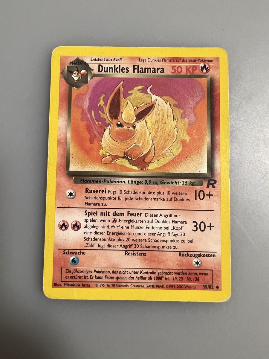Pokémon Cartes à collectionner: Dunkles Flamara – D'occasion à Muttenz par Michugee97