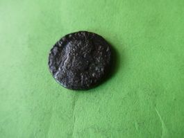 uralte Bronzemünze 17 mm     2.79 g