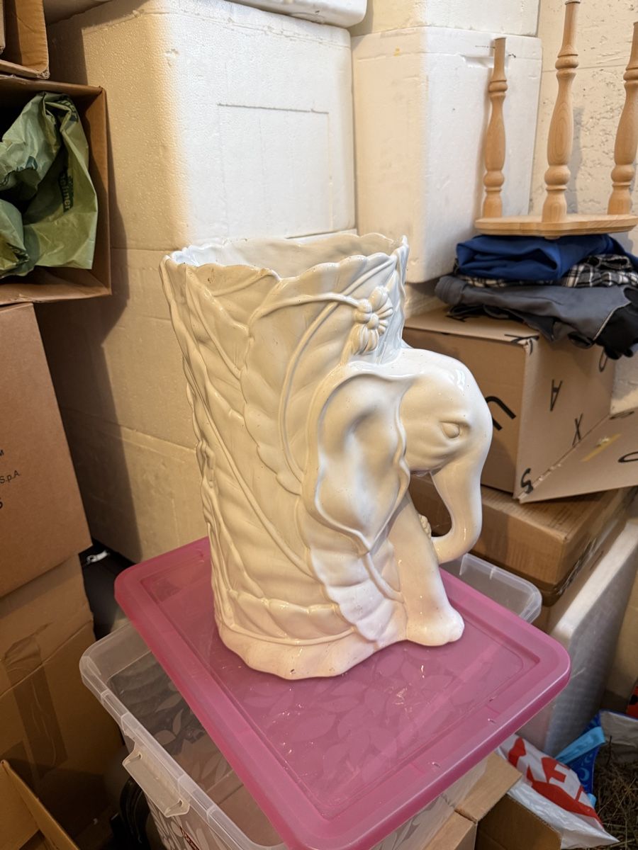 Vasi & Recipienti: Wunderschöne Vase Elefant mit Blumenmuster weiss – Usato da Zug venduto da sir_pk 1