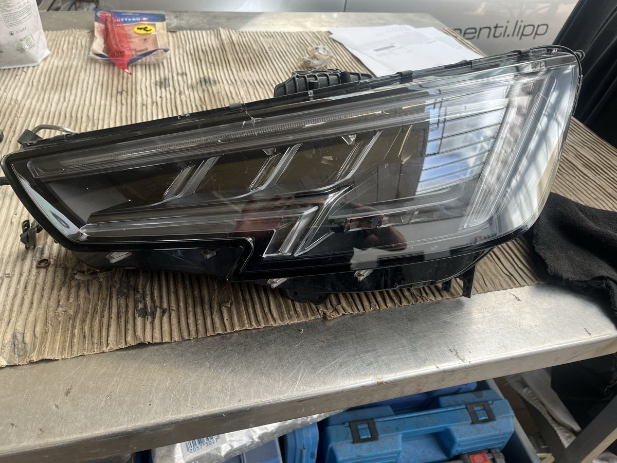 Audi Scheinwerfer: Audi RS4 Scheinwerfer 8W0.941.035.C – Gebraucht aus Ballwil von Bueri23
