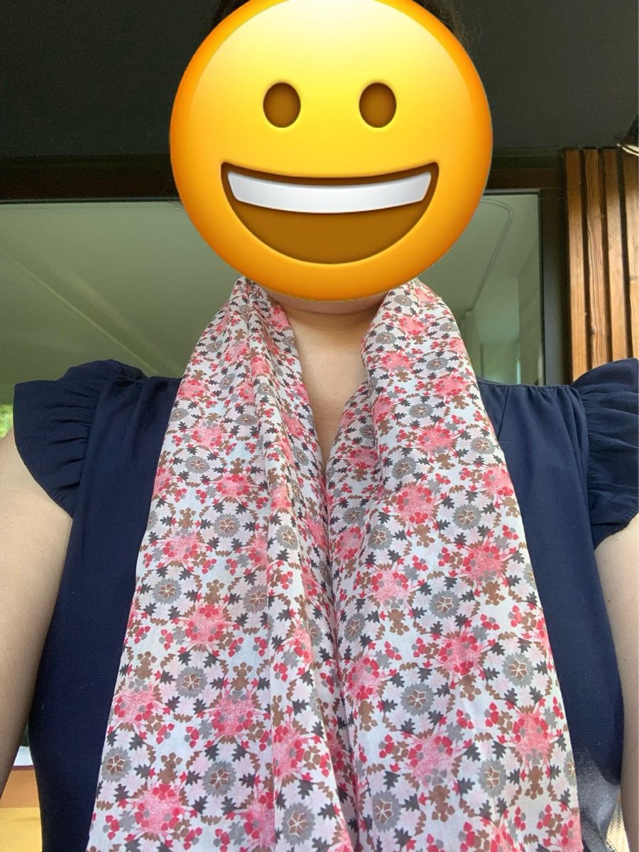 Foulard & Sciarpe: Scarf with floral pattern beige pink – Nuovo (secondo la descrizione) da Zürich venduto da ama_k88c 1