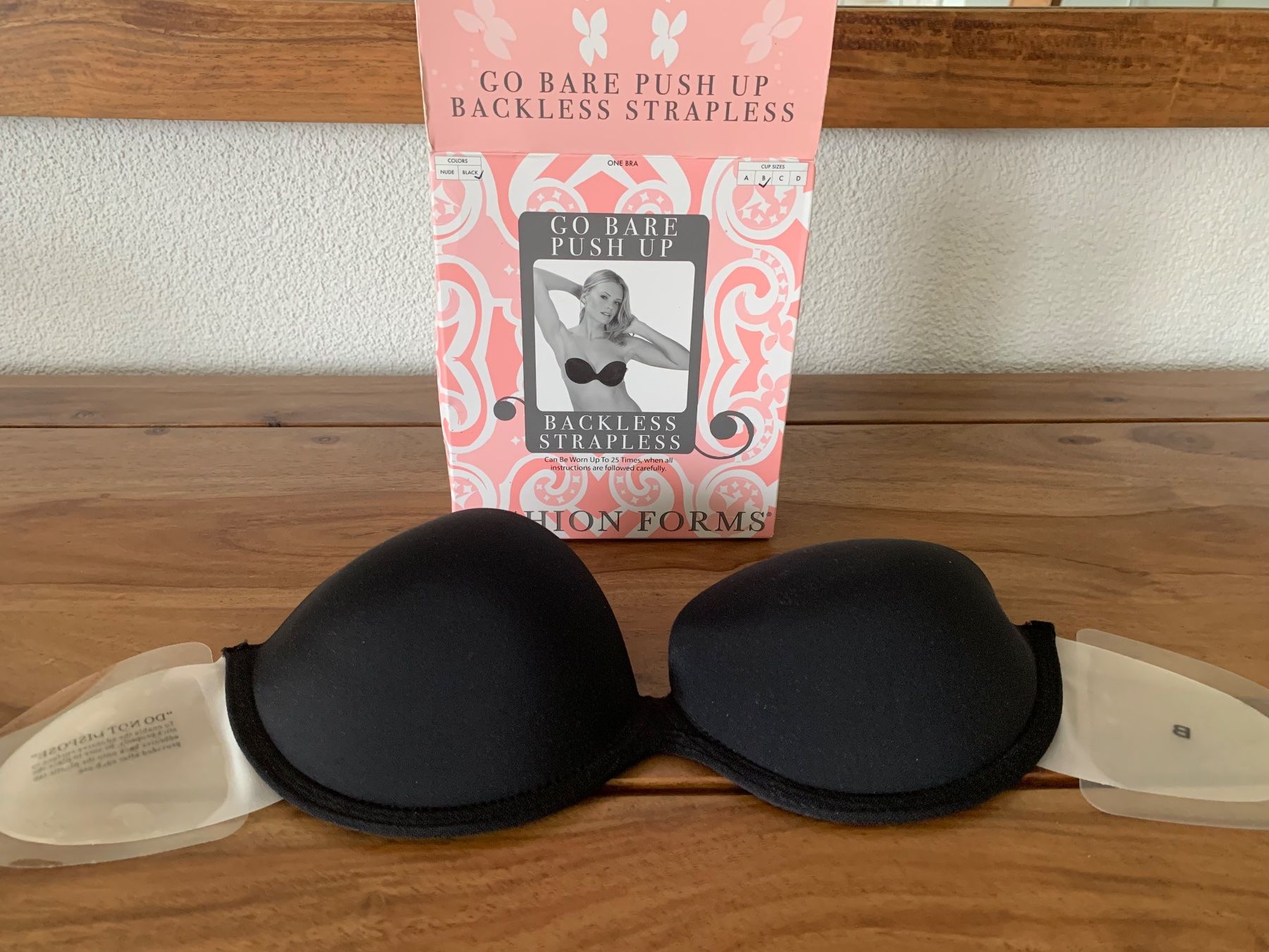 Biancheria intima: Halterloser, selbstklebender BH – Nuovo e nell'imballaggio originale da Neuendorf venduto da LadystreetL