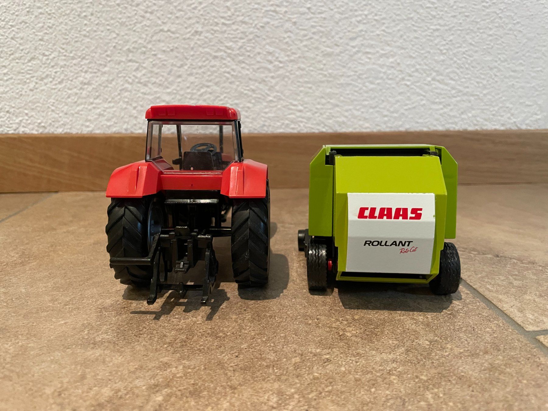 Case IH Traktoren: SIKU Case CS 150 mit Claas Rundballenpresse – Neu und originalverpackt aus Kreuzlingen von Stefan1150 3