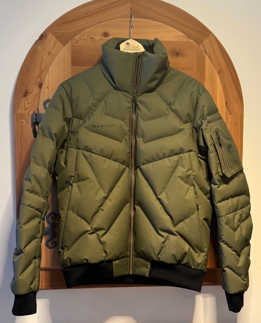 Mammut Giacche: Mammut Photics HS Thermo Bomber Daunenjacke – Nuovo (secondo la descrizione) da La Punt Chamues-ch venduto da Mausibeinli