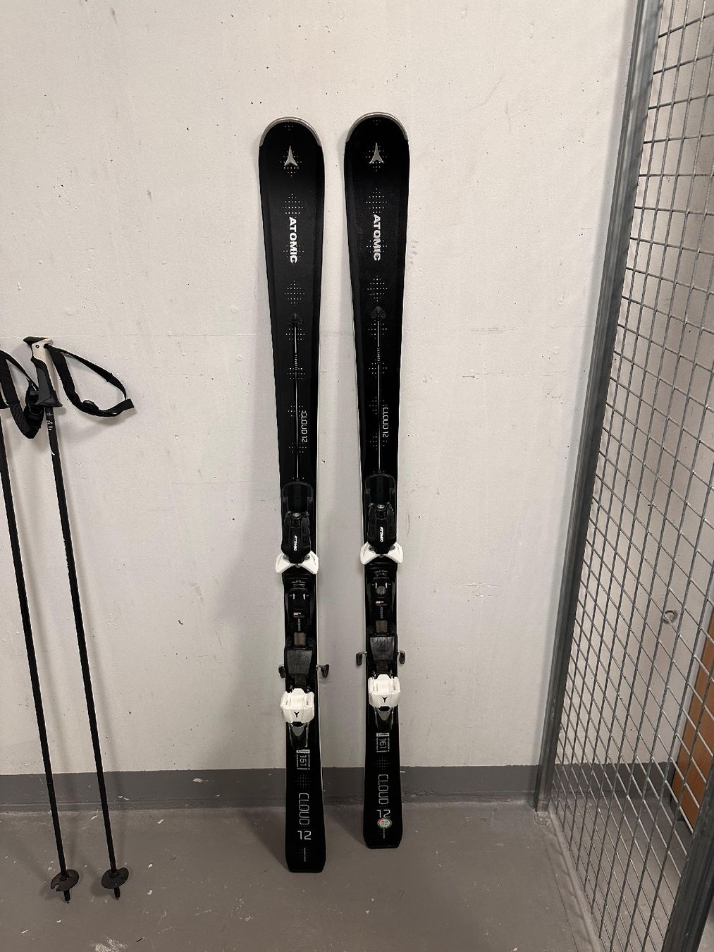 Atomic Sci: Atomic Cloud 12 Ski + Atomic Stöcke – Usato da Heerbrugg venduto da cor_72r7 1