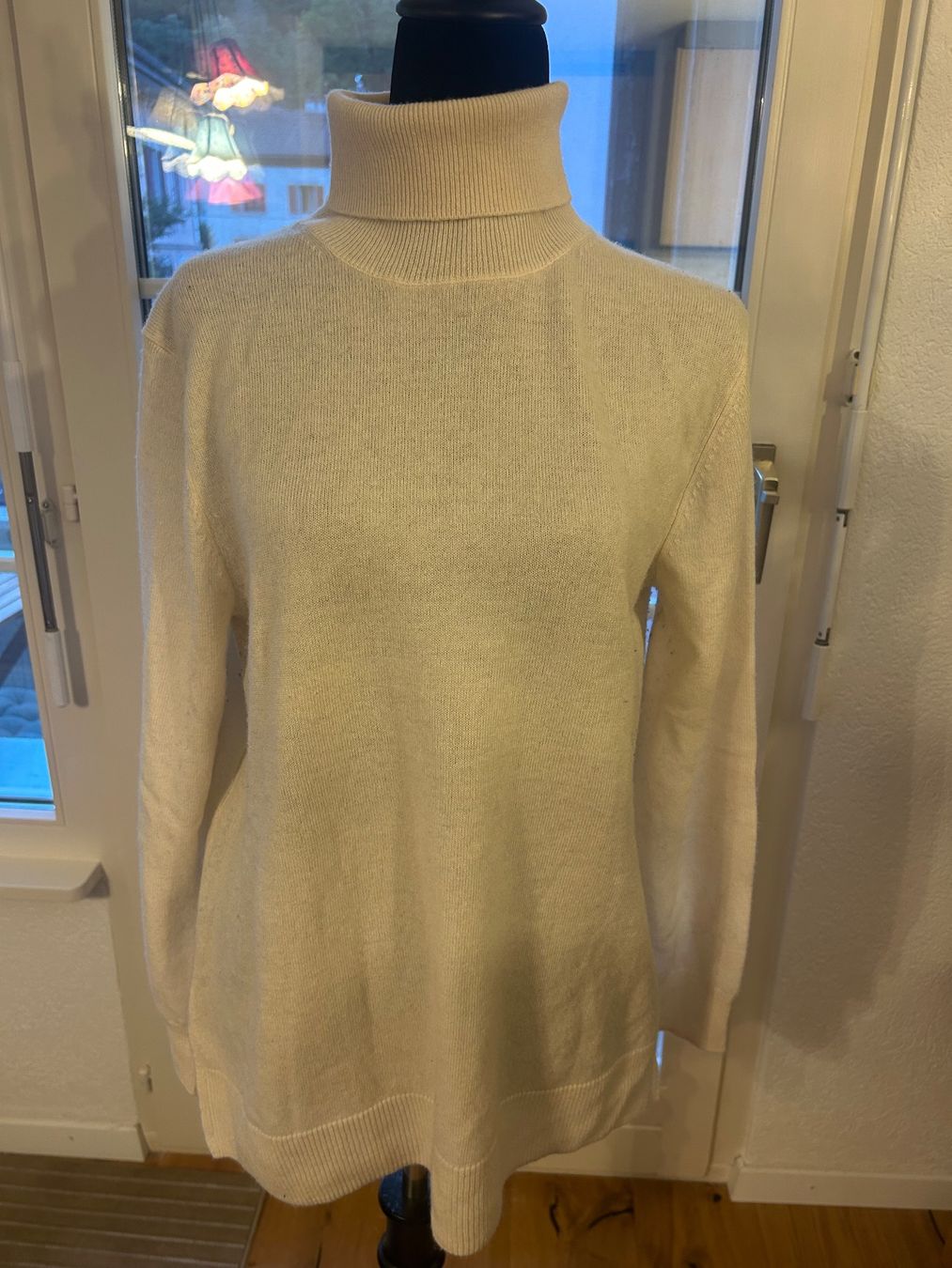 Massimo Dutti Pullover & Sweatshirts: Massimo Dutti pull col roulé – Gebraucht aus Val-d'Illiez von Dombou