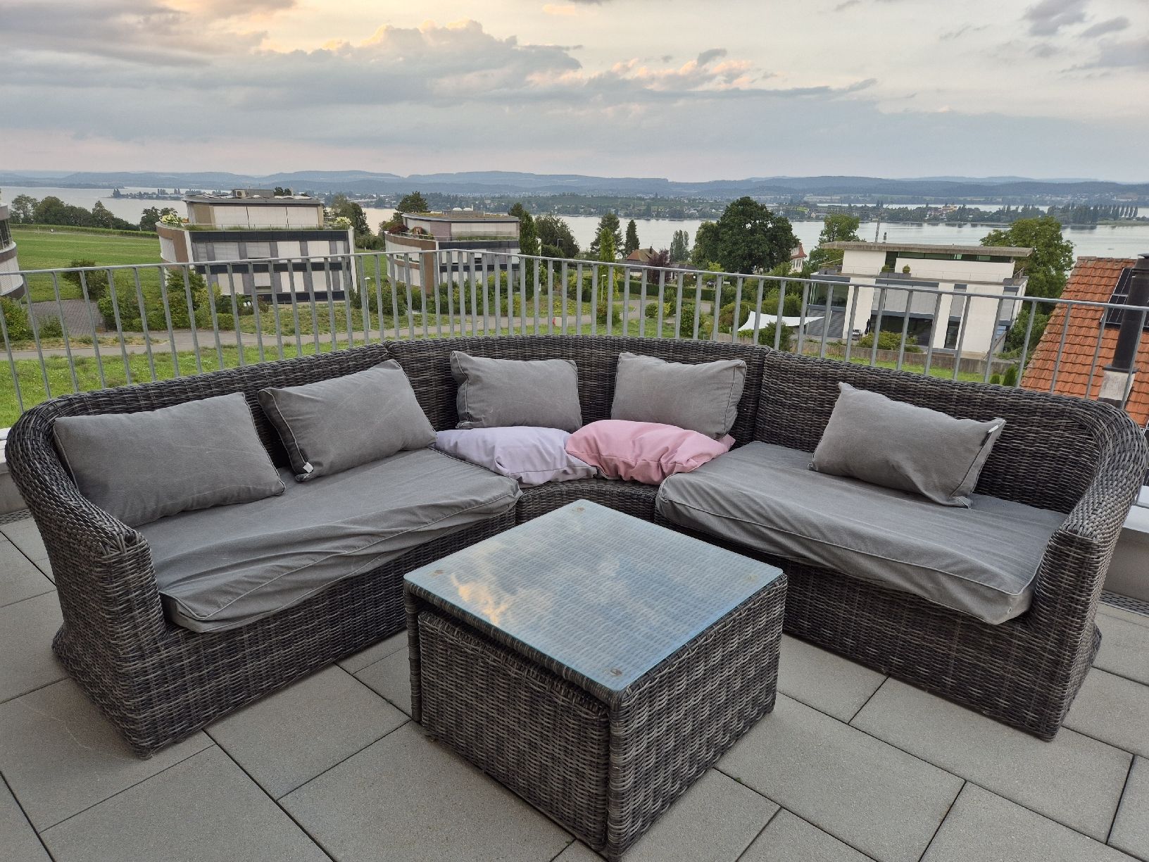 Sofas: Garten Lounge Set Polyrattan mit Tisch und Hocker. – Gebraucht aus Ermatingen von Nebelhorn01 1