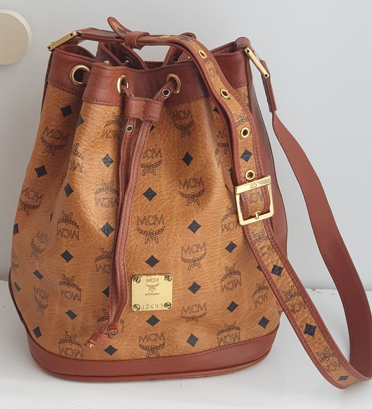 Mcm Sacs femmes: MCM Beuteltasche Medium Cognac Canvas – D'occasion à Niederteufen par Mira_72