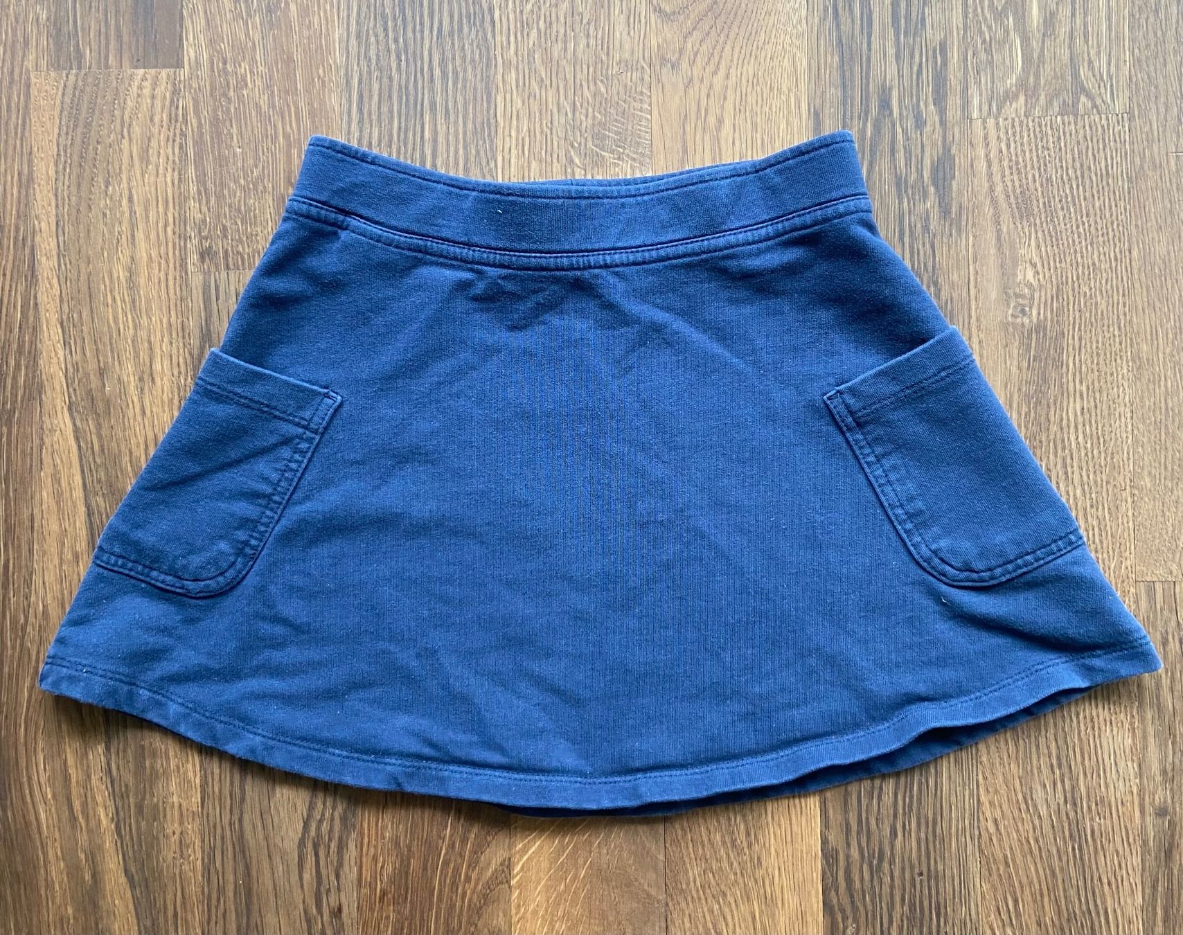 Benetton Vestiti & Gonne: Mini Jupe, Benetton, dunkelblau, Gr. 110 – Usato da Au ZH venduto da cafisafr