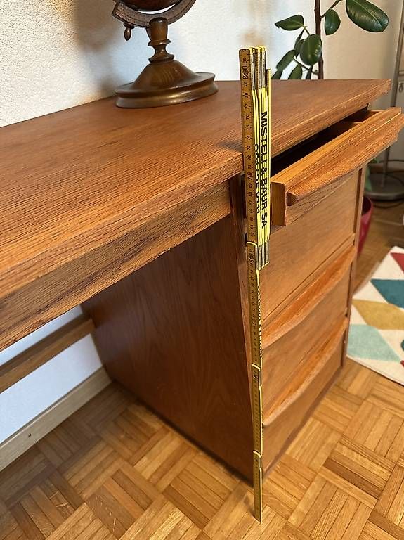 Scrivanie: Bureau ancien , bois massif  – Usato da Pully venduto da NicPanuta 2
