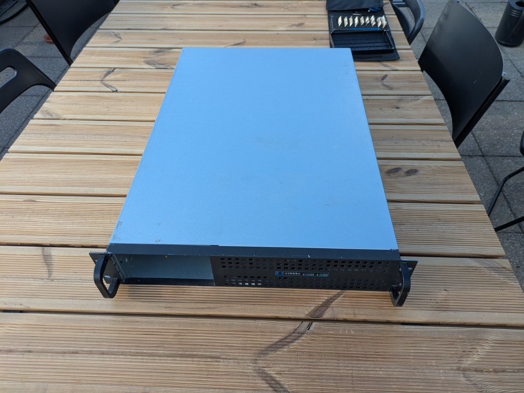 Server: Intertech 2U-2129-N 2U Server Case Barebone – Gebraucht aus Zürich von nic_sn9p