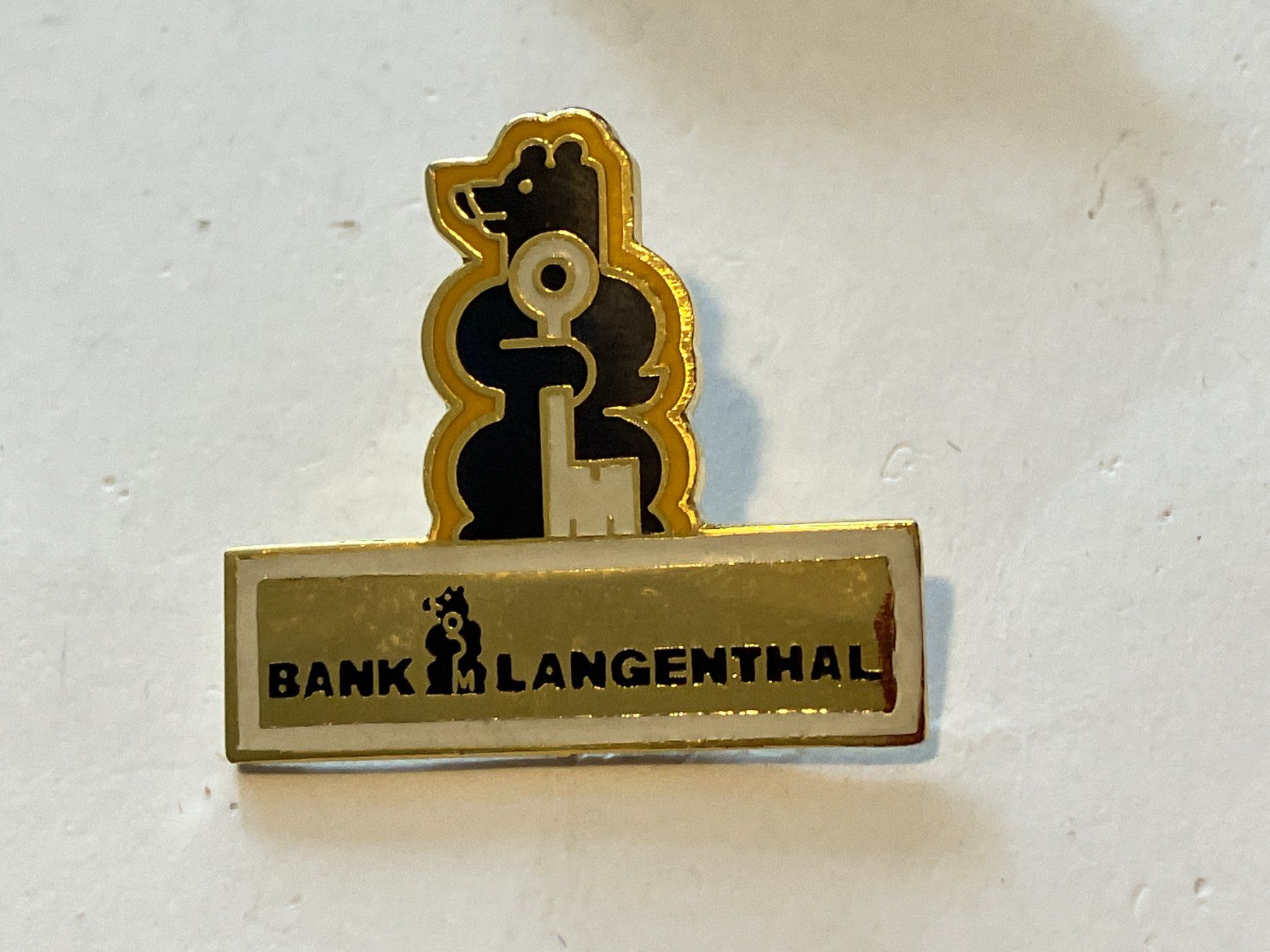 Placchette & Badge: 1 Pin Bank Langenthal – Usato da Basel venduto da djwwpp