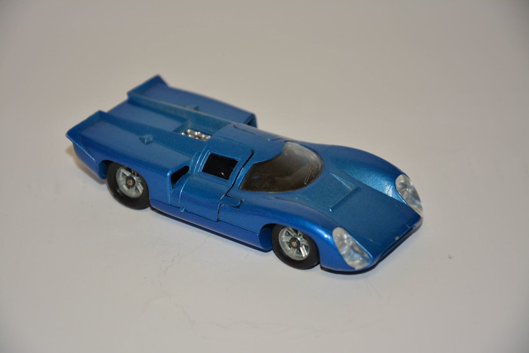 Modellini d'auto: Lola T70 MK 3B , Solido , 1:43 – Usato da Goldach venduto da Feivel9 4