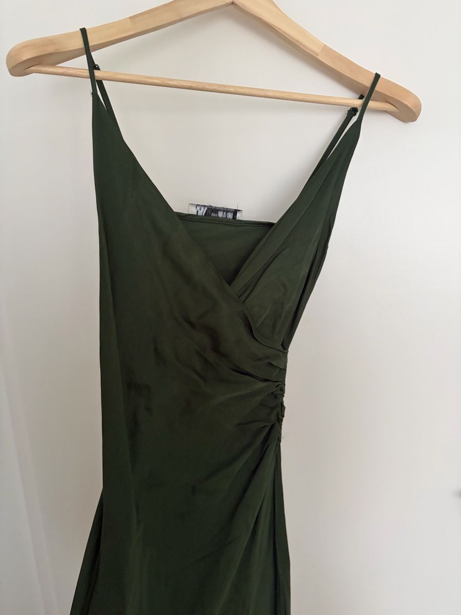 Zara Vestiti: Dark green midi satin dress – Usato da Zürich venduto da cha_l8t5