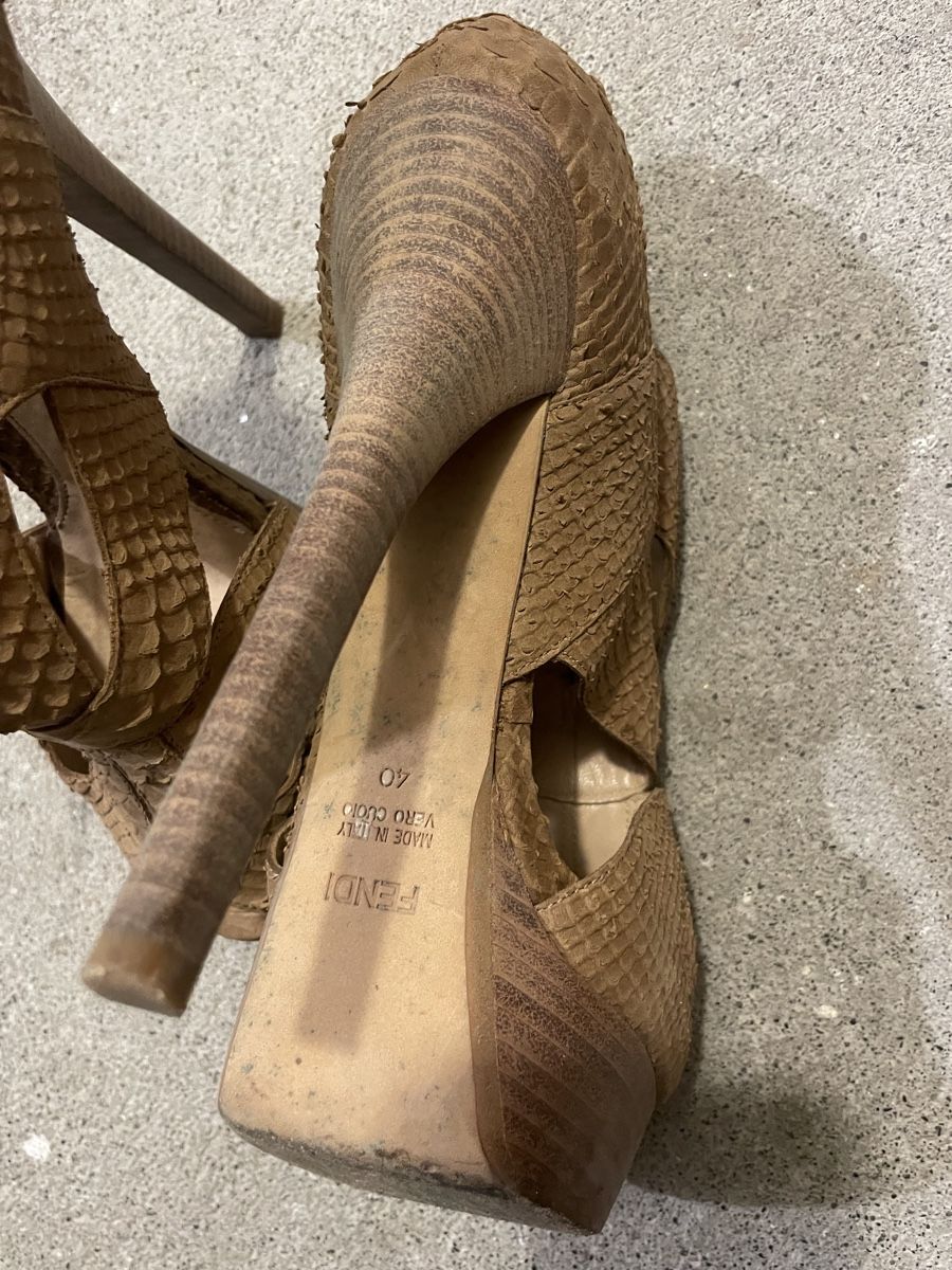Fendi Damenschuhe: Fendi high platform heels size 40 – Gebraucht aus Yverdon-les-Bains von pen_bbz8 4