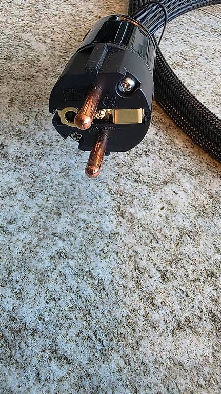 Cavi: Netzkabel High End  Abschirmung 2.5 10A – Usato da Uznach venduto da Brandaoleao 2
