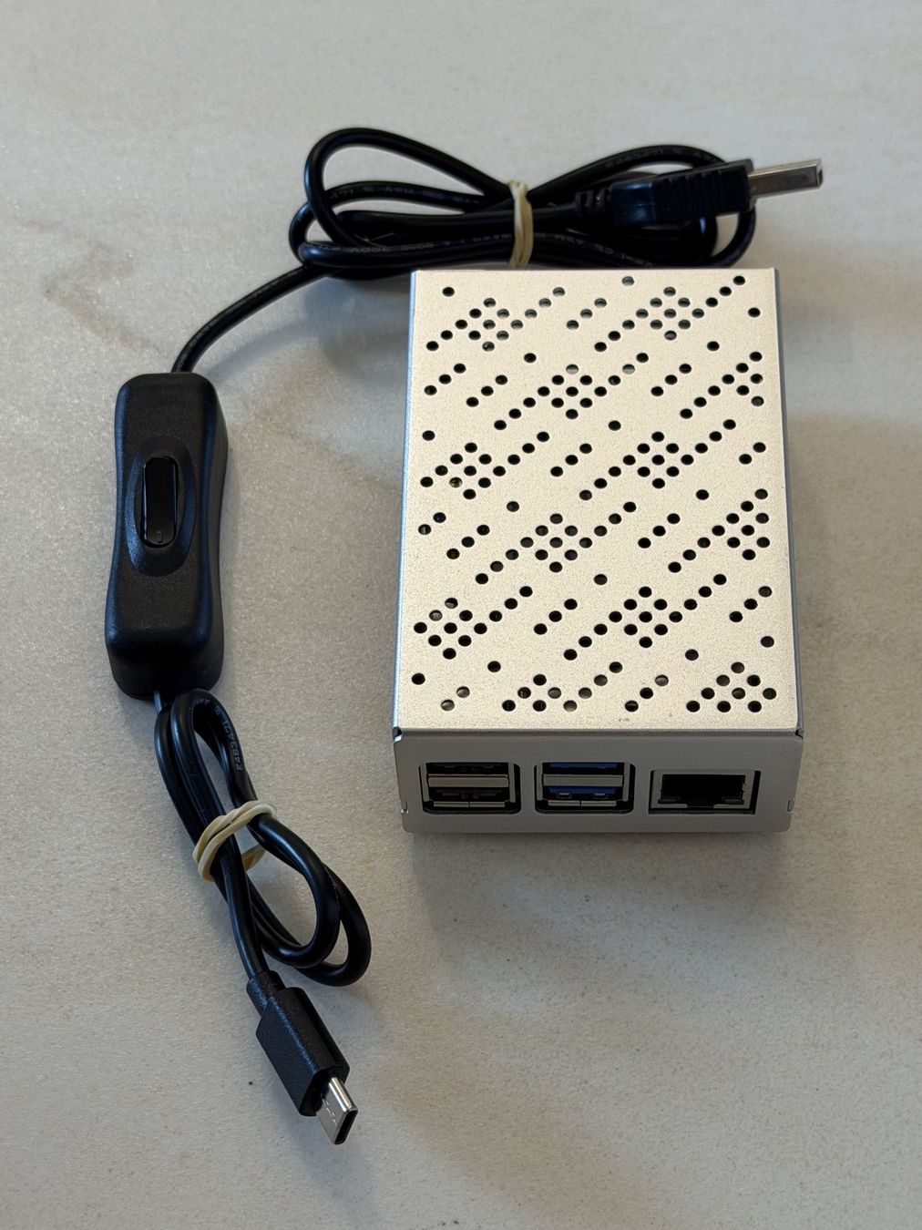 PC: radxa ROCK 4C+ | 4 GB RAM | Linux Mini-Server | Metallgehäus – Usato da Glarus venduto da walkerit 9