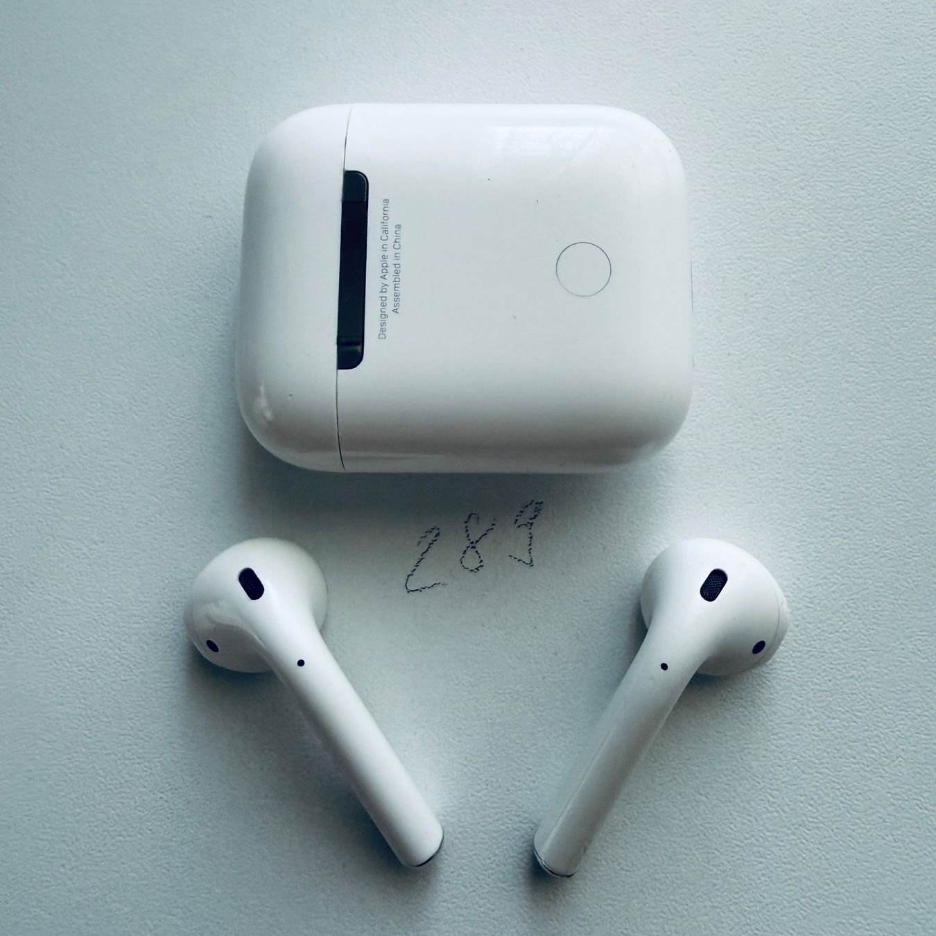 Apple Kopfhörer: Original Apple AirPods 2 Gen. Wireless Kopfhörer & Case – Gebraucht aus Basel von MY.AIRPODS.SHOP 6