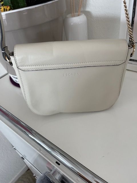 Escada Taschen für Damen: ESCADA Bag Ab707 Cremeweiss neuwertig – Neu (gemäss Beschreibung) aus Zuerich von Moochie 1