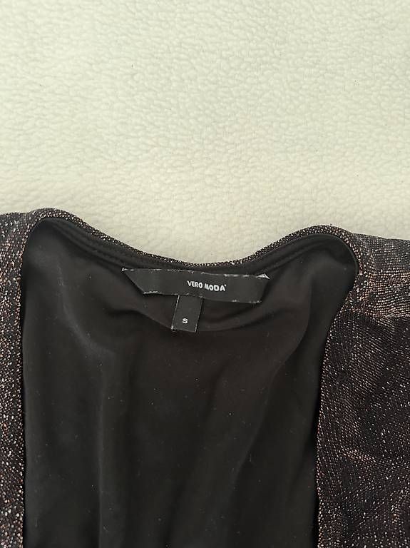 Vestiti: Glitzerndes Kleid von Vero Moda – Usato da Oberburg venduto da ab22q 2