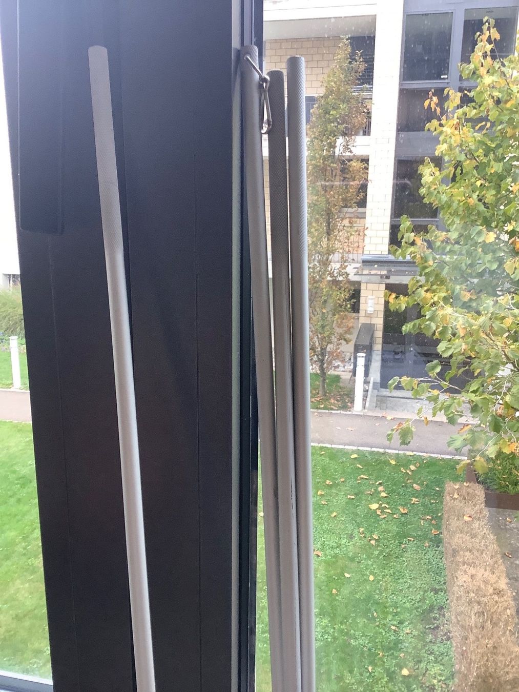 Altri accessori: 4 IKEA vorhange rods – Usato da Freienbach venduto da Elenaheinz