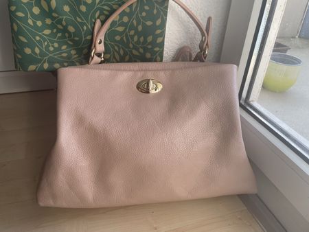 Leder Handtasche in Rosa-Taupe aus Italien